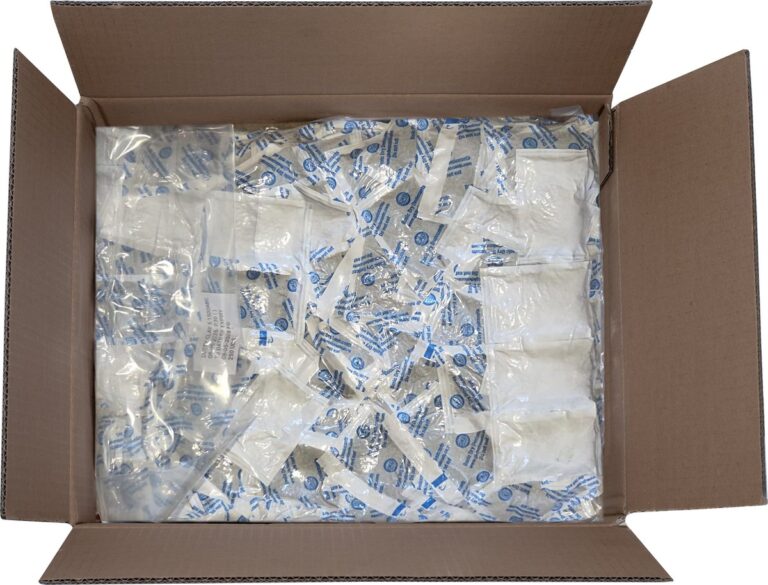 ES Basic Dry sachets packed in plastic film bags inside an open transport carton